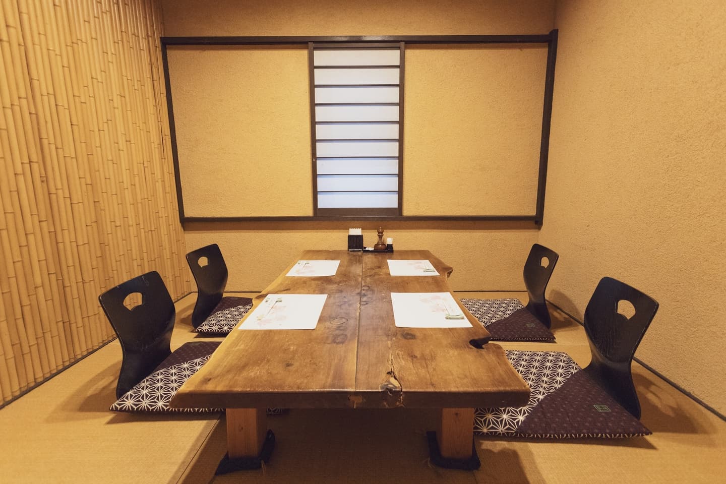 恵比寿亭の座敷個室 畳の間で寛ぐプライベート空間